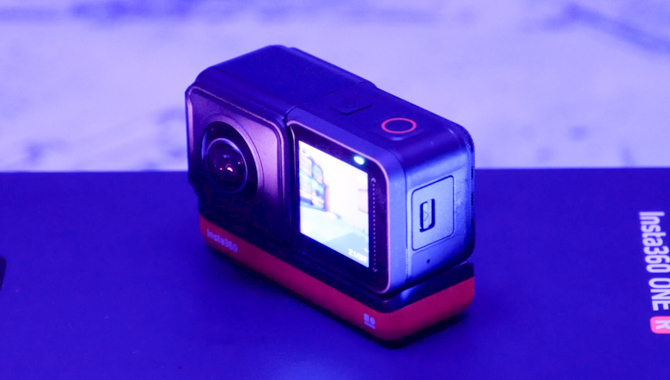 insta360 r אחד עם עדשה כפולה
