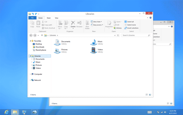 מה ההבדל בין Windows 8 ל- Windows RT? שולחן העבודה של [MakeUseOf מסביר] windows8