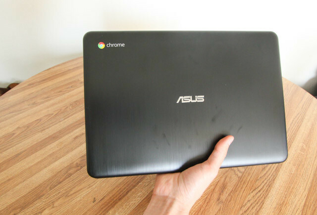 Asus Chromebook C300 - חיצוני