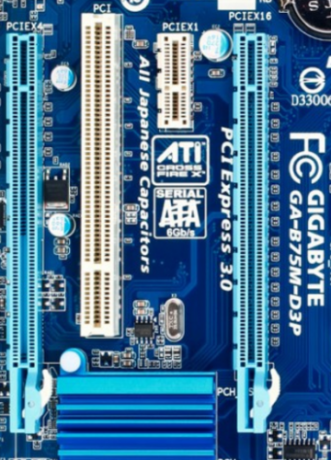 חריצי PCIe x16 x4