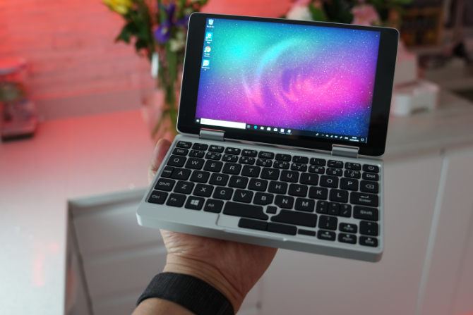 חשבתי ש- Netbooks מתו? התערובת האחת 2S תגרום לכם לחשוב שוב על מיקס אחד 2S 6