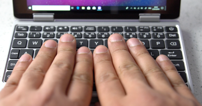 חשבתי ש- Netbooks מתו? התערובת האחת 2S תגרום לכם לחשוב שוב על מיקס אחד 2S 11