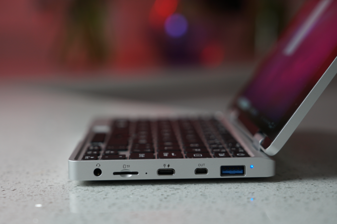 חשבתי ש- Netbooks מתו? התערובת האחת 2S תגרום לכם לחשוב שוב על מיקס אחד 2S 4