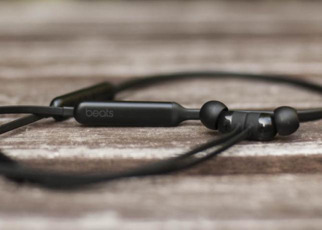 ביקורת BeatsX & Giveaway: האוזניות הטובות ביותר של אפל עדיין? חוט beatsx