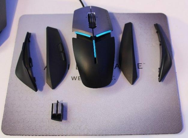 גיימינג ב- IFA 2018: מה חדש ומה חם? Alienware AW959 Elite Gaming Mouse 001 IFA2018 670x492